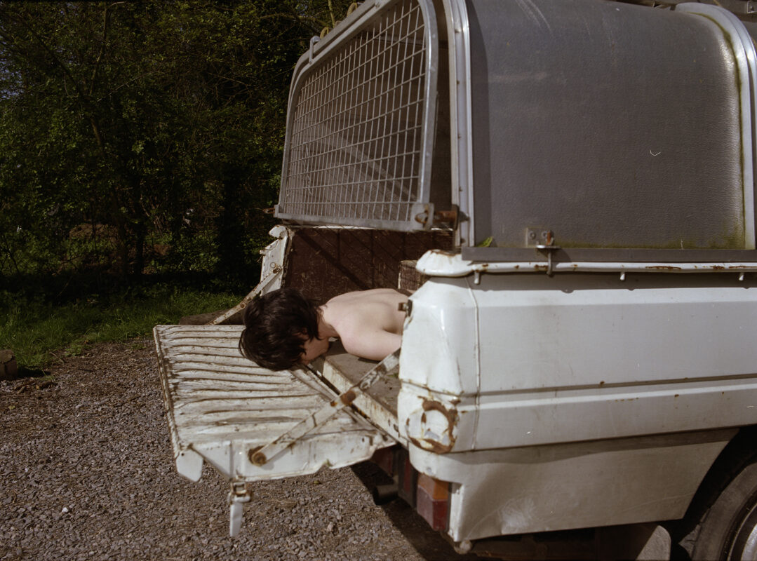 Country Girls, Hampshire, 1996–2001 — Anna Fox