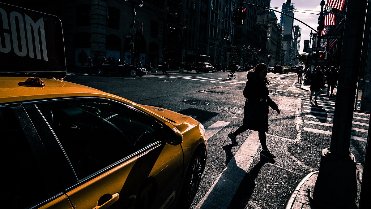 Fifth Avenue, New York City street scene