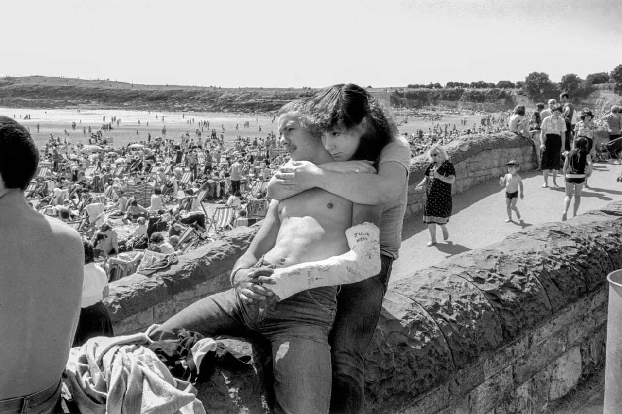 Julie and Neil, Barry Island, Wales, 1981 — David Hurn