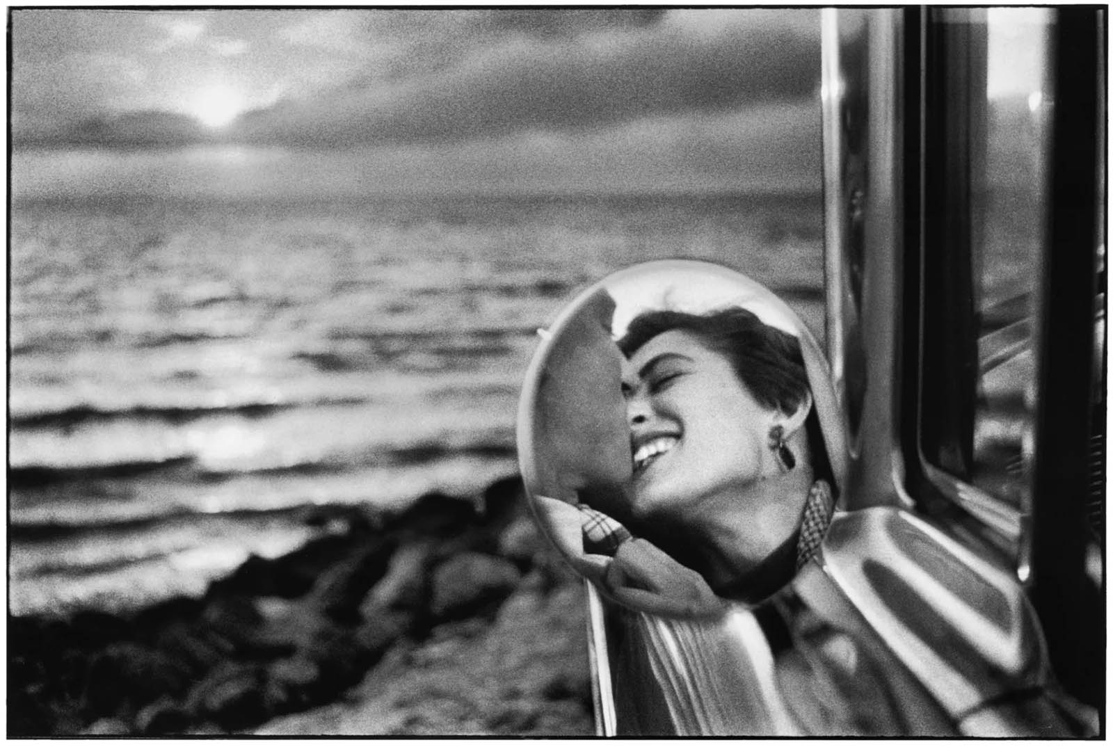 California Kiss — Elliott Erwitt, 1955