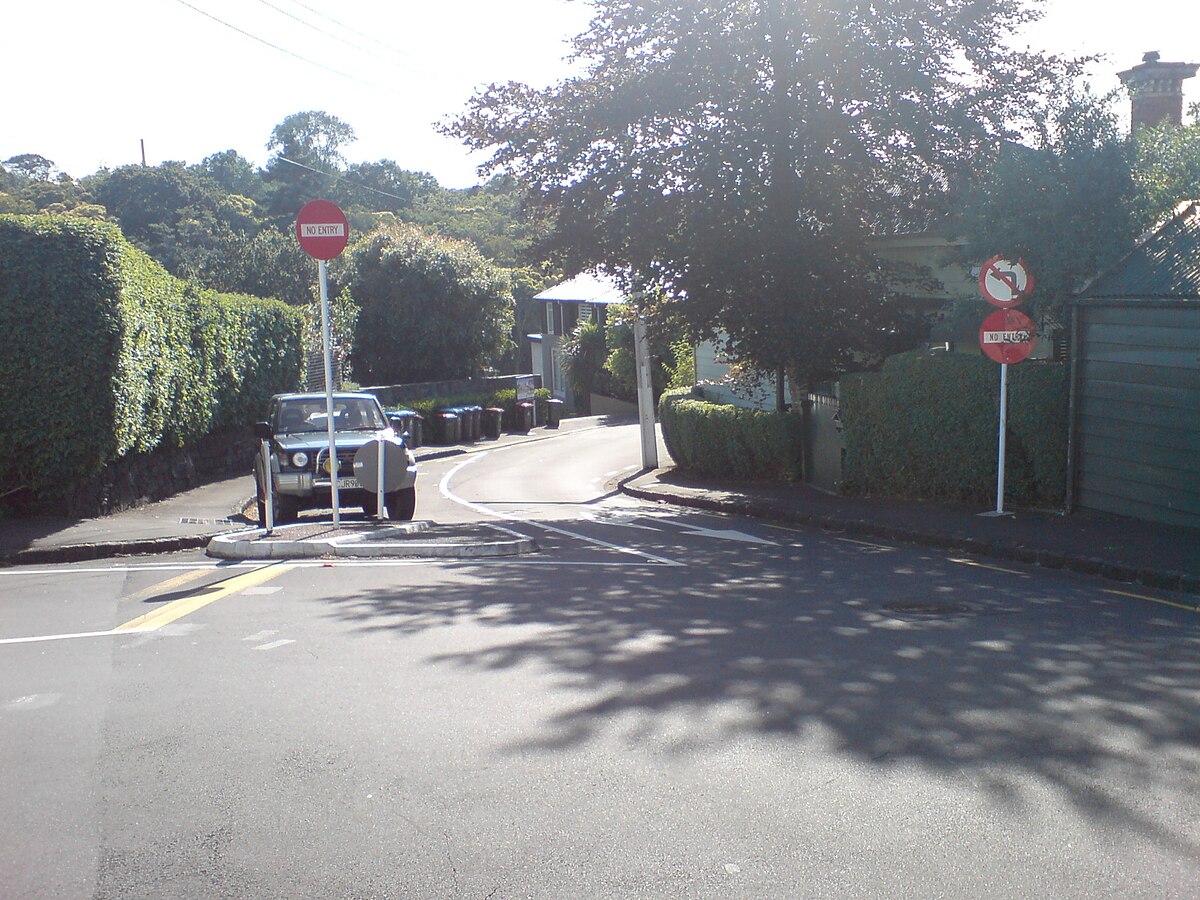 A quiet side street in Parnell, Auckland — the kind of overlooked urban scene Harvey Benge transformed through attentive observation