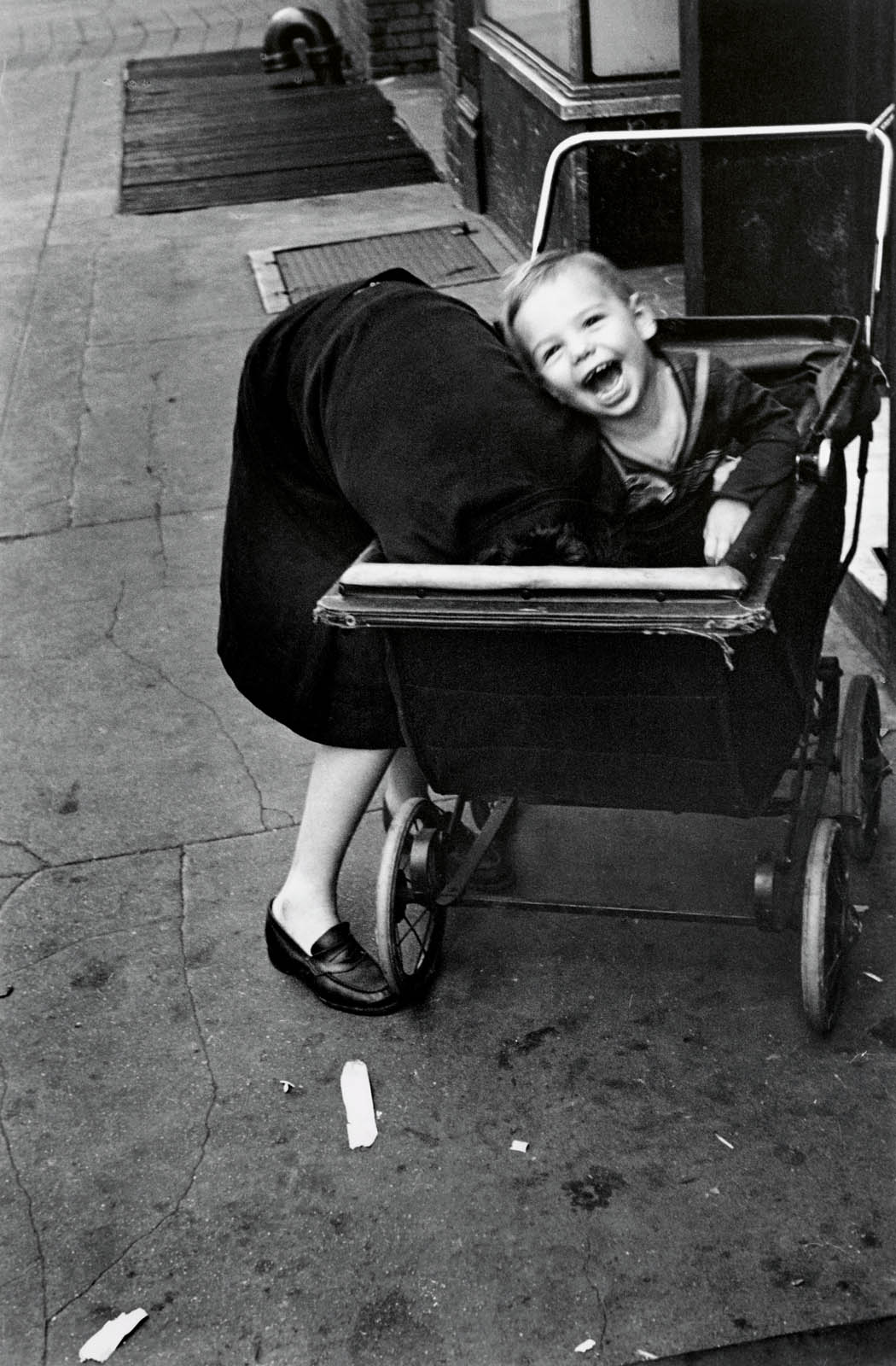 Helen Levitt - New York, c. 1942