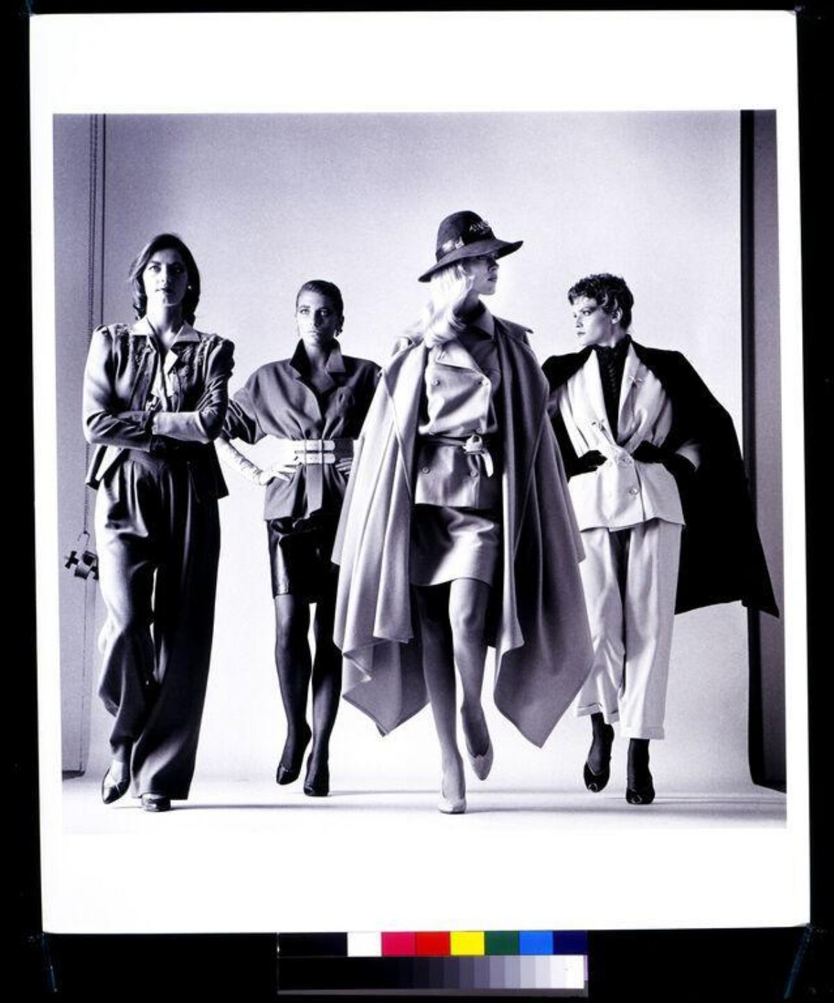 Helmut Newton - Sie Kommen (Dressed), Paris, 1981