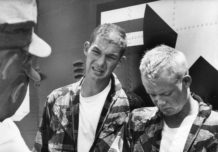 Yankee Papa 13: The Anguish by Larry Burrows