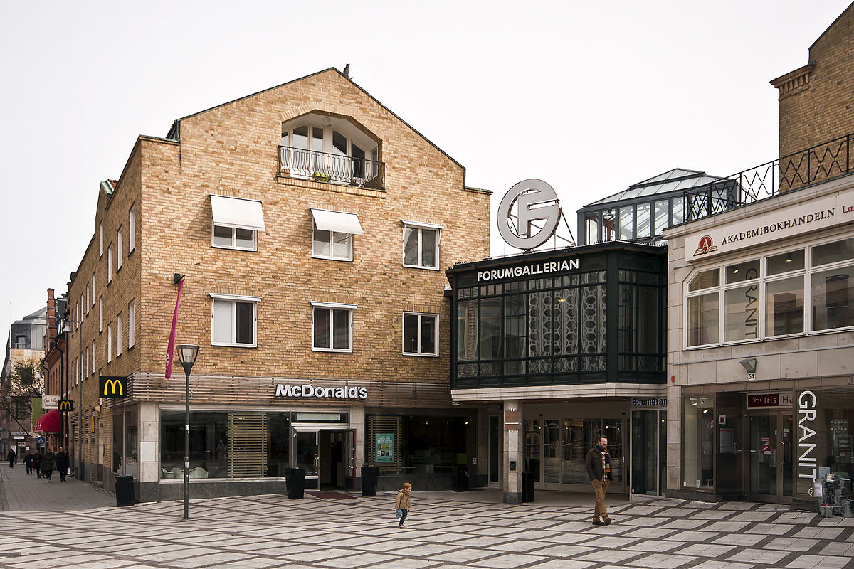 Forumgallerian shopping mall in Uppsala, Sweden, a consumer landscape of the kind Tunbjörk critiqued