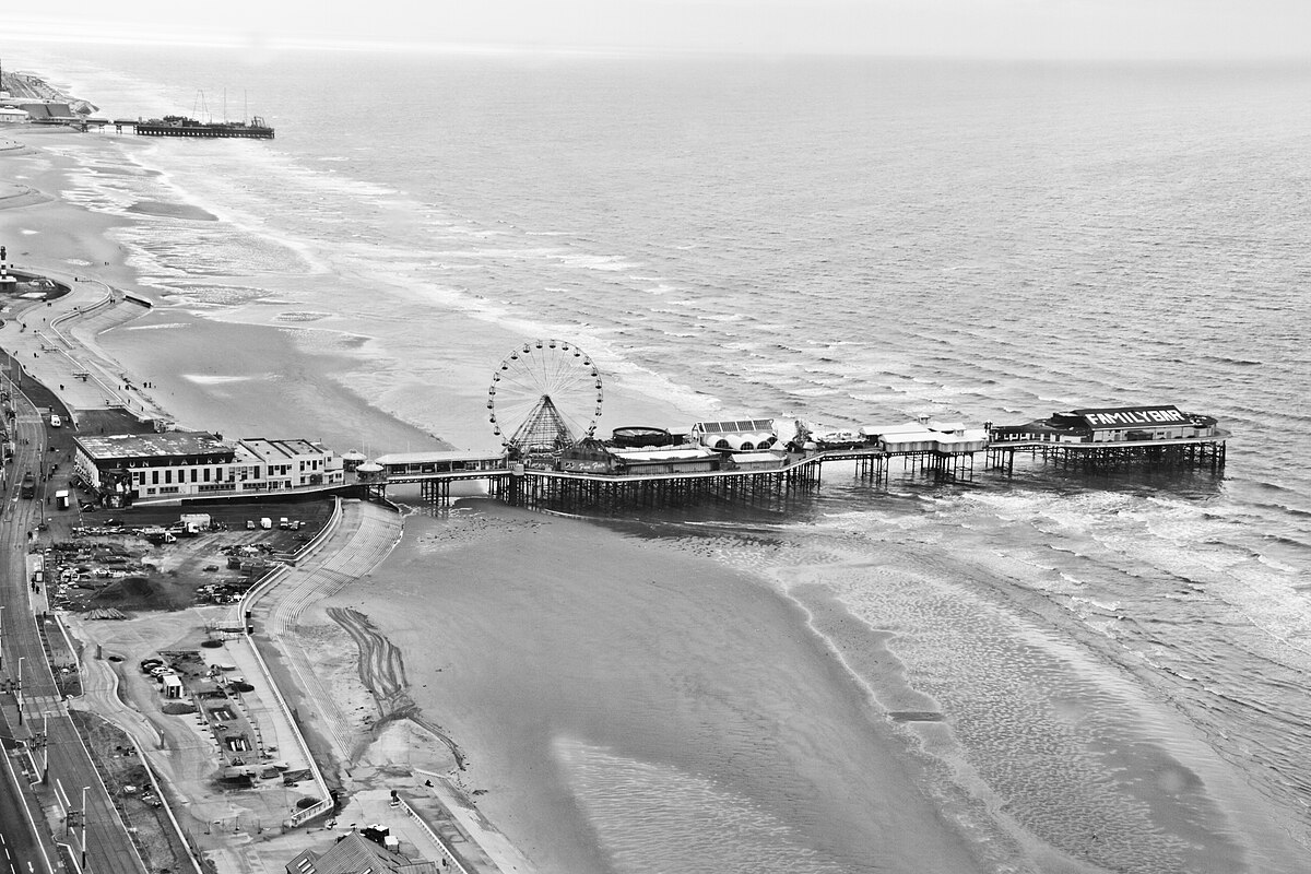 Crowds on Blackpool Promenade &mdash; the British seaside scenes documented in Peter Dench's England Uncensored