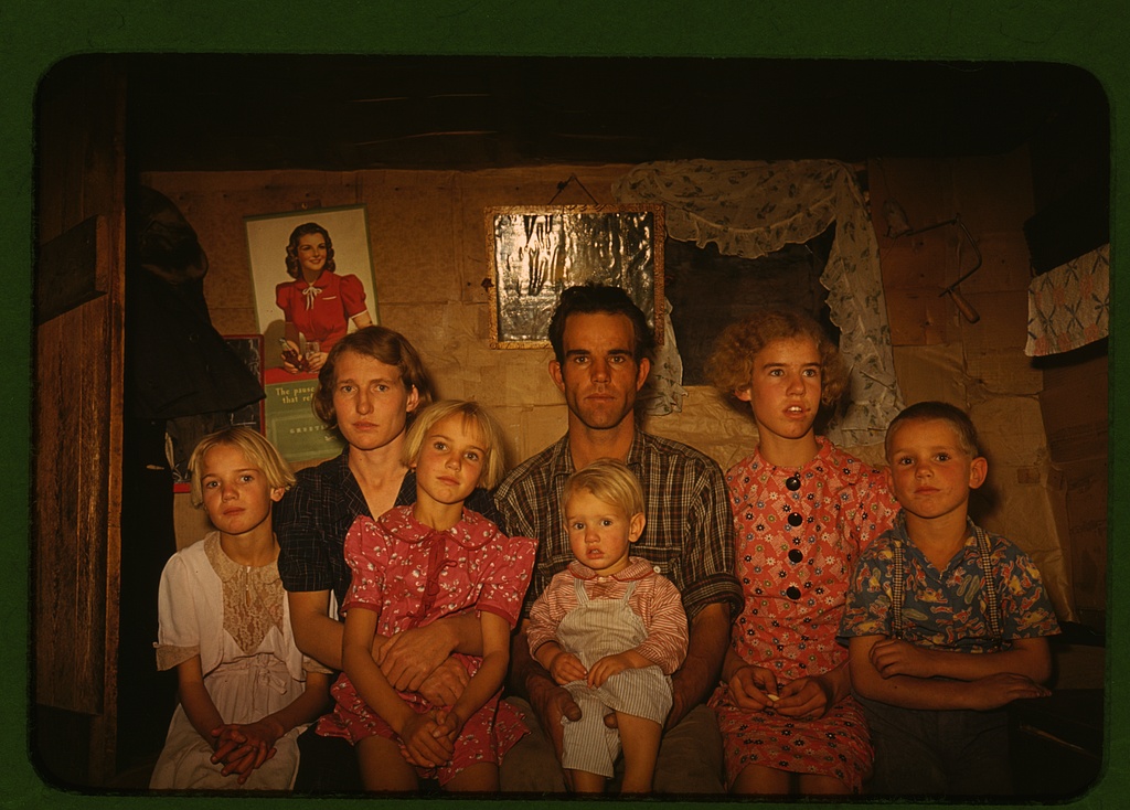 Jack Whinery, homesteader, and his family, Pie Town, New Mexico, 1940 — Russell Lee, FSA/LOC