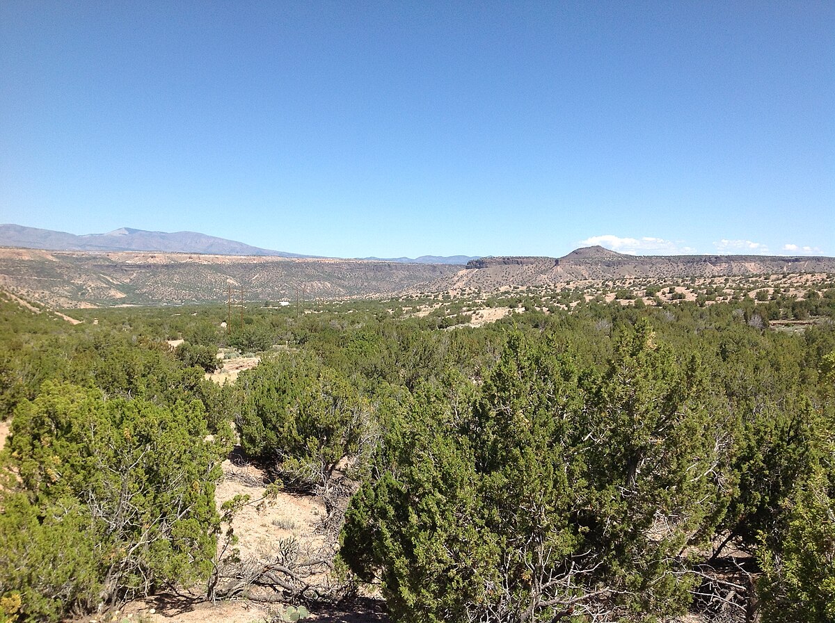 High desert landscape near Santa Fe, New Mexico, the region where Walter Chappell lived and worked from 1973