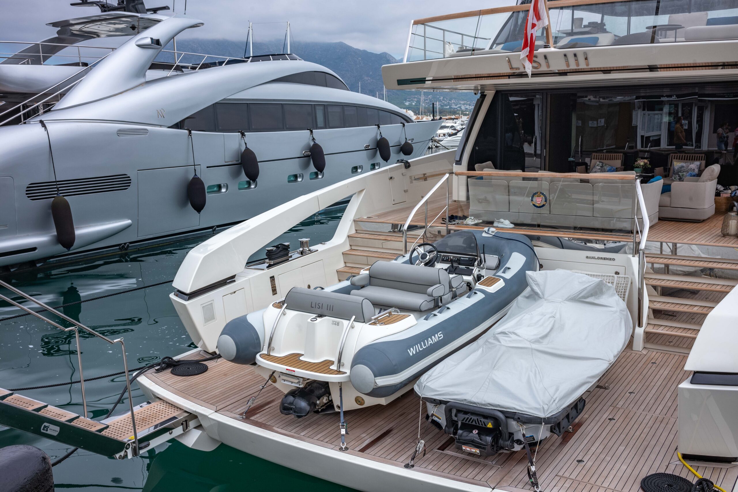 10180 11-10-20 Marbella ( LEICA M10 - Summilux-M 1-1.4-35 ASPH. - - Aperture priority - ¹⁄₃₅₀ sec at ƒ - 8.0 - ISO 200 - 0 EV ) 1001018